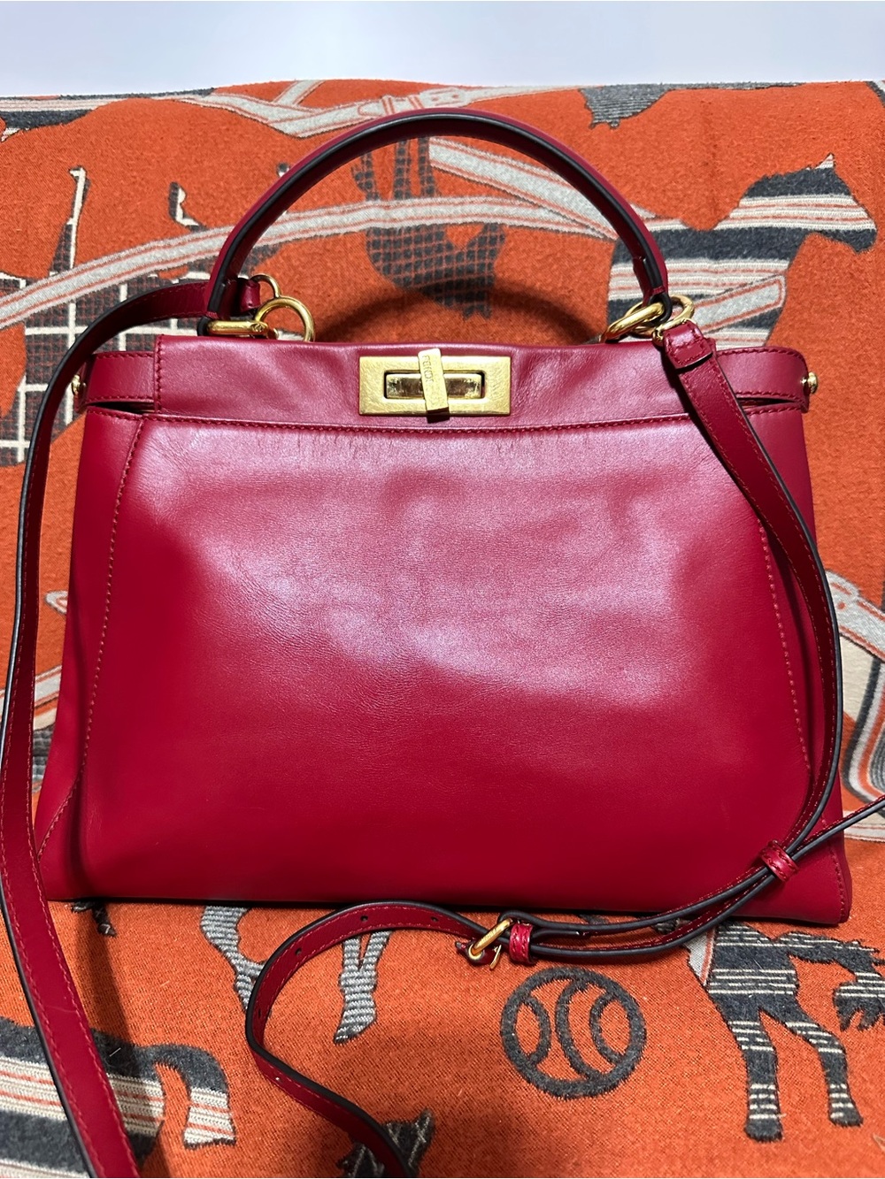 Fendi ❤️🌟 Peekaboo Red Leather Top-Handle Shoulder Bag ⭐️